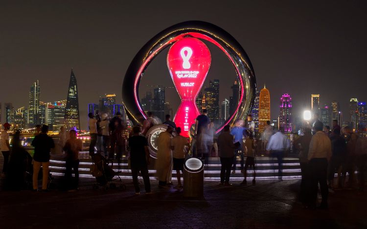 Mondiale 2022, Al Thani promette ospitalità: ma le regole non fanno sorridere i tifosi