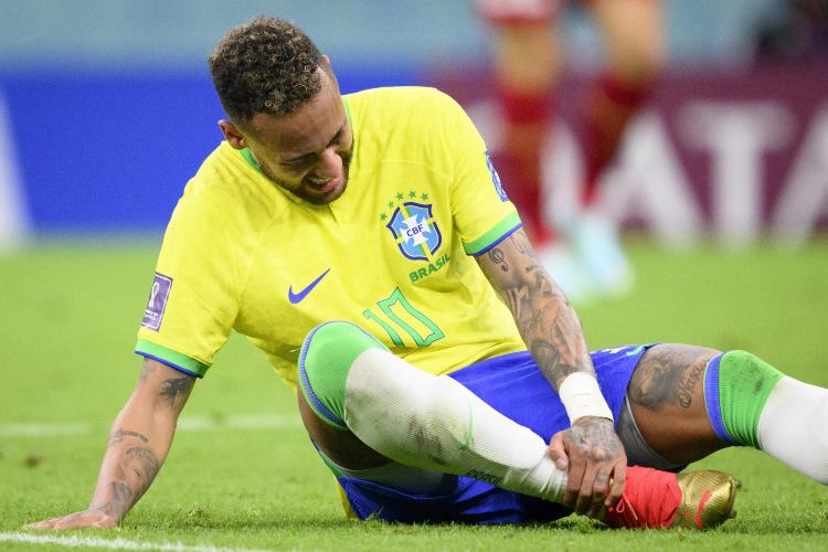 Ronaldo preoccupato per il Brasile dopo l'infortunio di Neymar: duro attacco ai tifosi