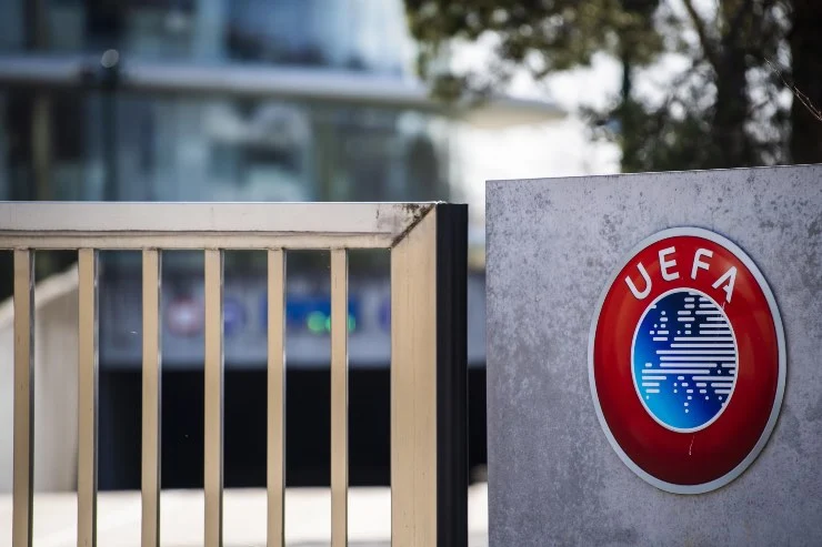 UEFA dati debiti banche club 