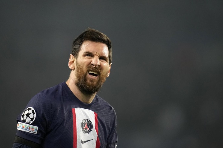 PSG-Lione, che contestazione contro Messi
