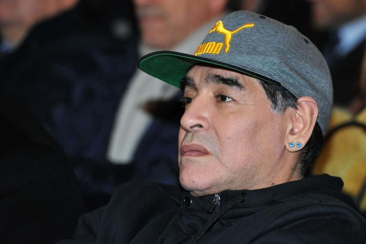 Maradona pensieroso 