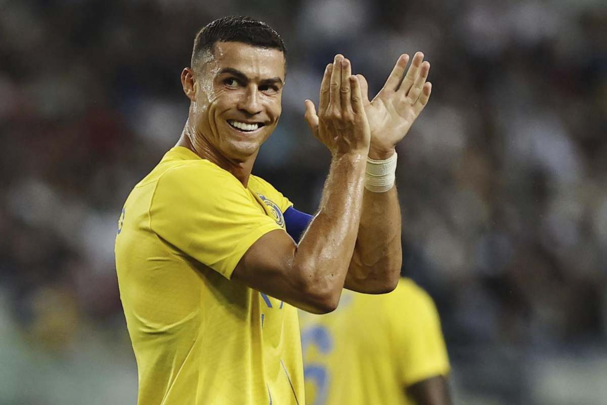 Ronaldo applaude 