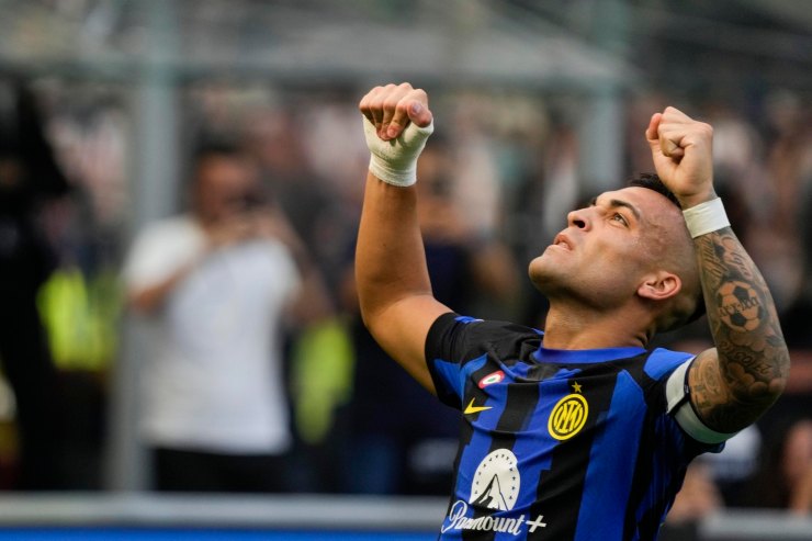 Lautaro esulta con l'Inter