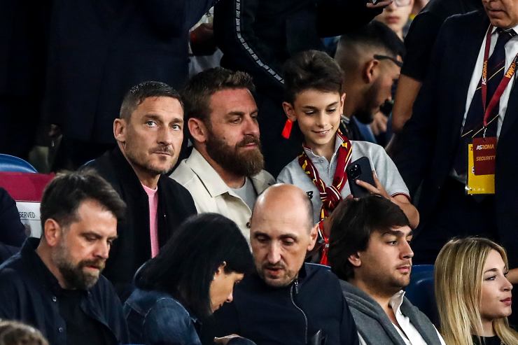 Francesco Totti e Daniele De Rossi in tribuna a vedere la Roma. (ansa-tvplay) 