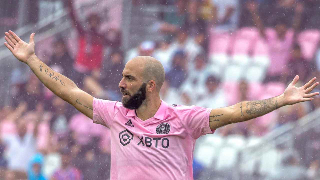 L'ex Inter come Higuain: l'incredibile accusa al mondo del calcio