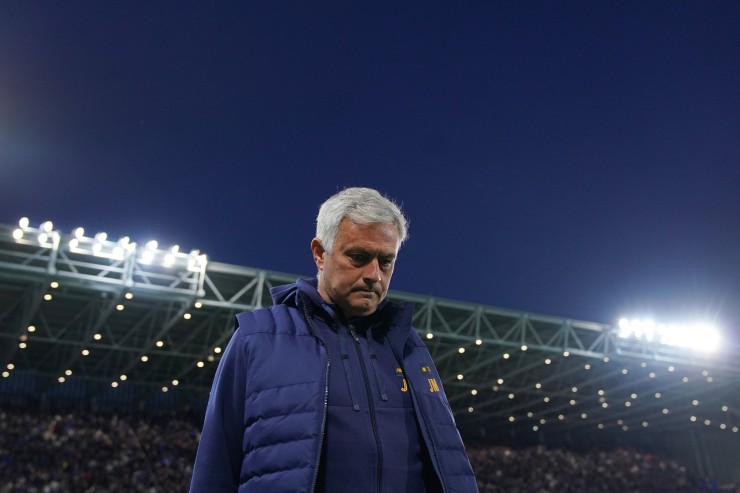 Mourinho via da Roma