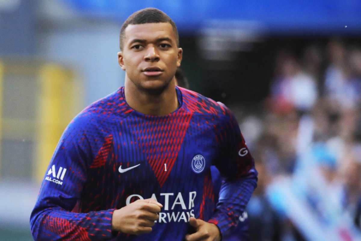 Kylian Mbappé psg contratto