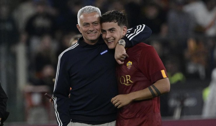 Mourinho e Dybala uniti