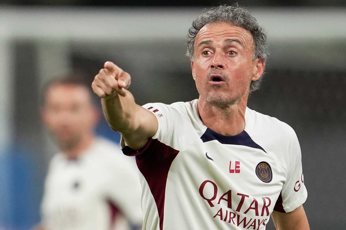 Luis Enrique dà indicazioni 