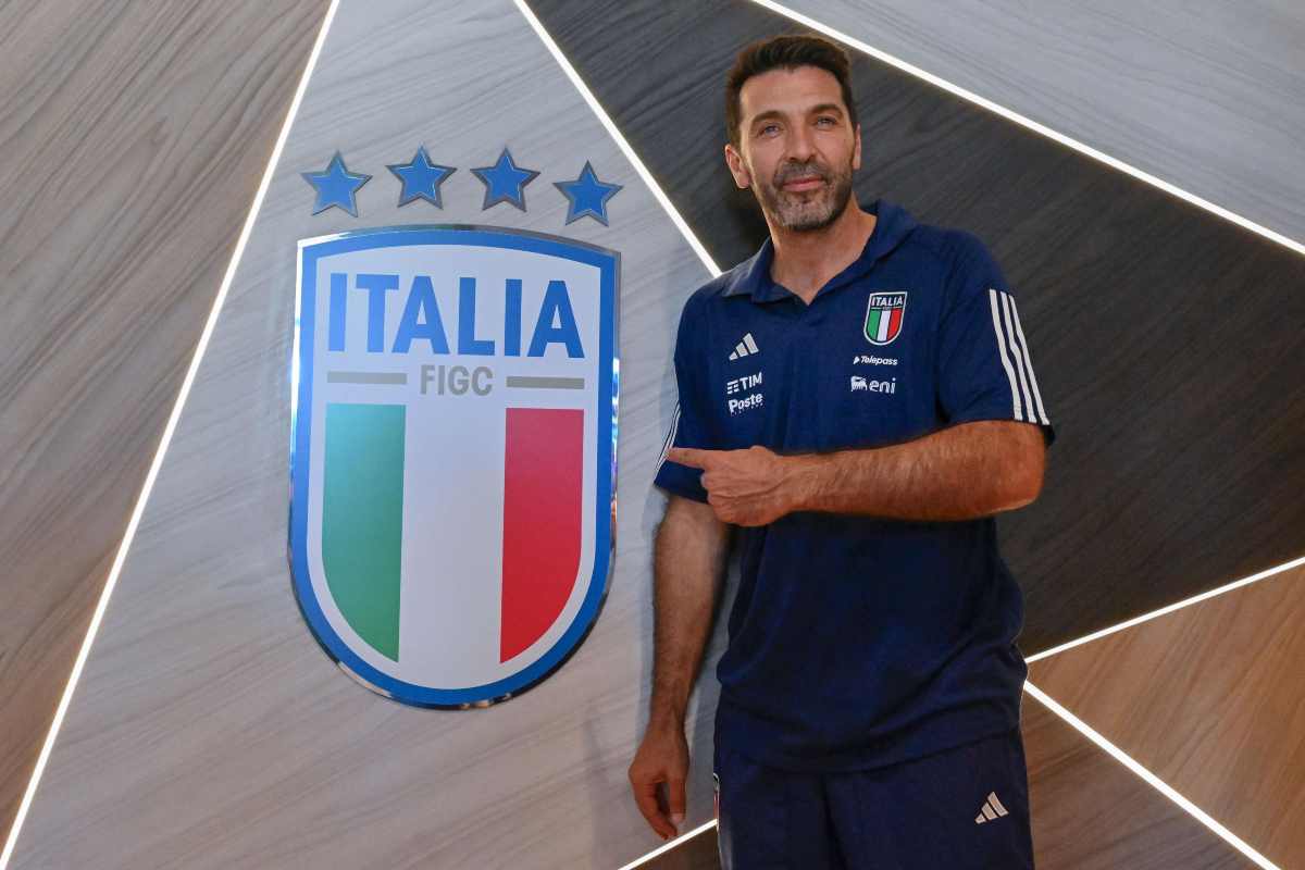 Buffon con il logo della Nazionale 