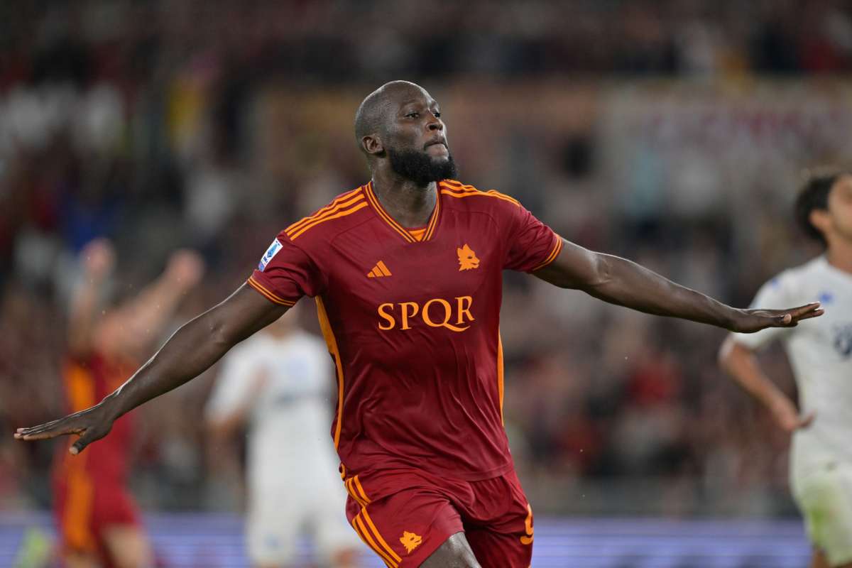 Lukaku esulta con la Roma