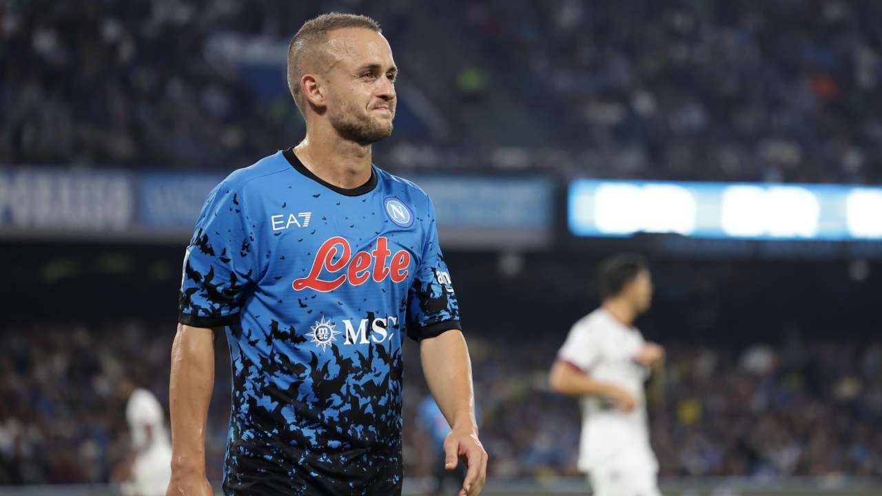 Calciomercato Napoli, addio al top: Conte non potrà impedirlo ora