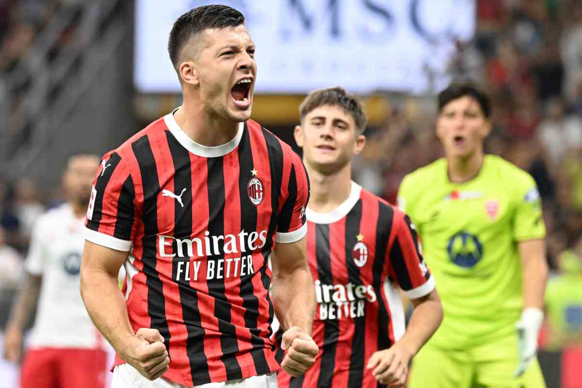 Luka Jovic con la maglia del Milan