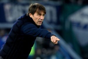 Antonio Conte sulla panchina del Napoli