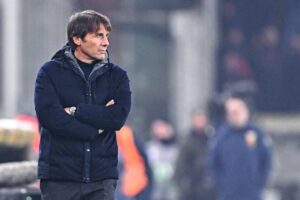 Antonio Conte sulla panchina del Napoli