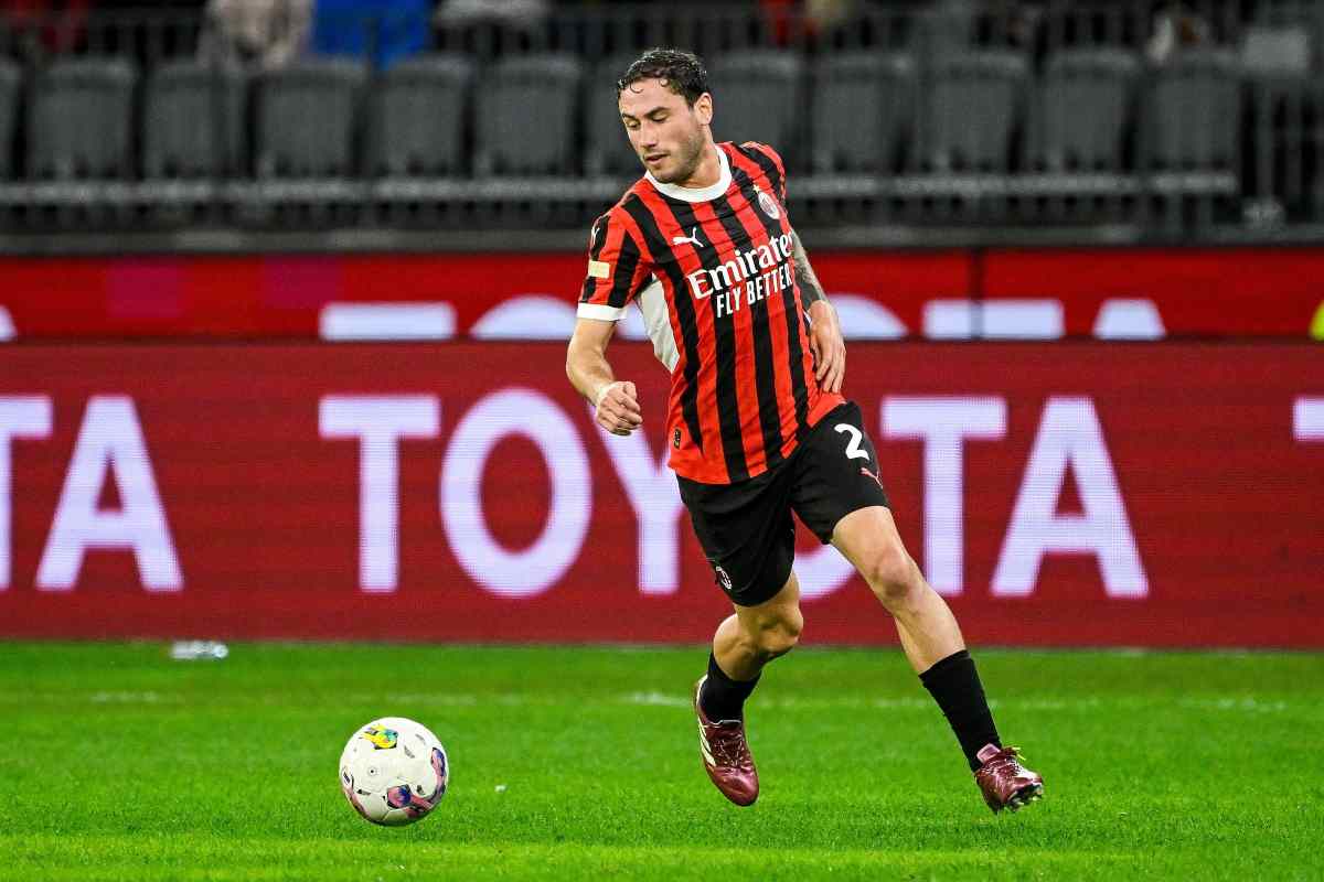 Davide Calabria con la maglia del Milan