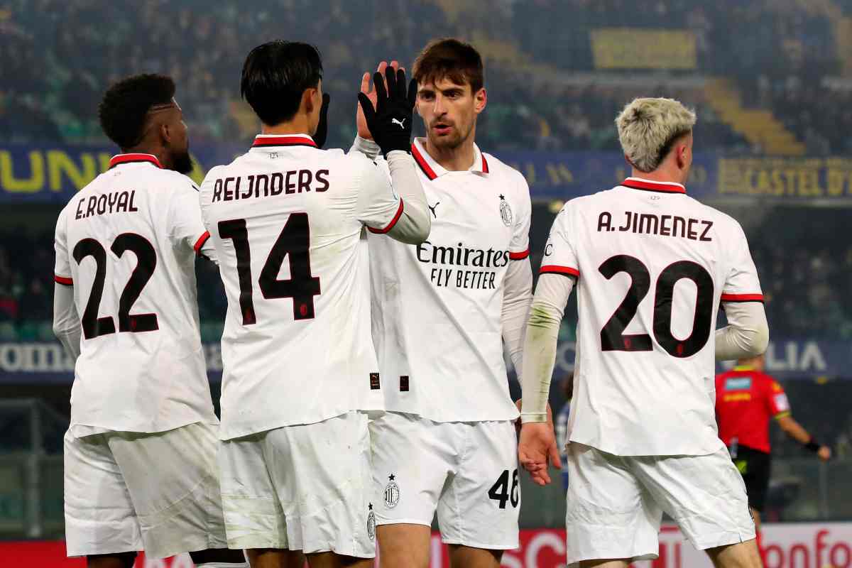 Il Milan festeggia dopo un gol