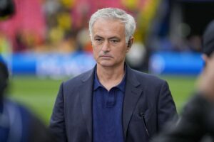 Mourinho pensieroso