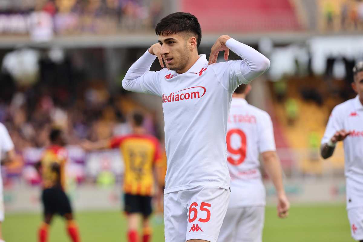 Parisi con la maglia della Fiorentina