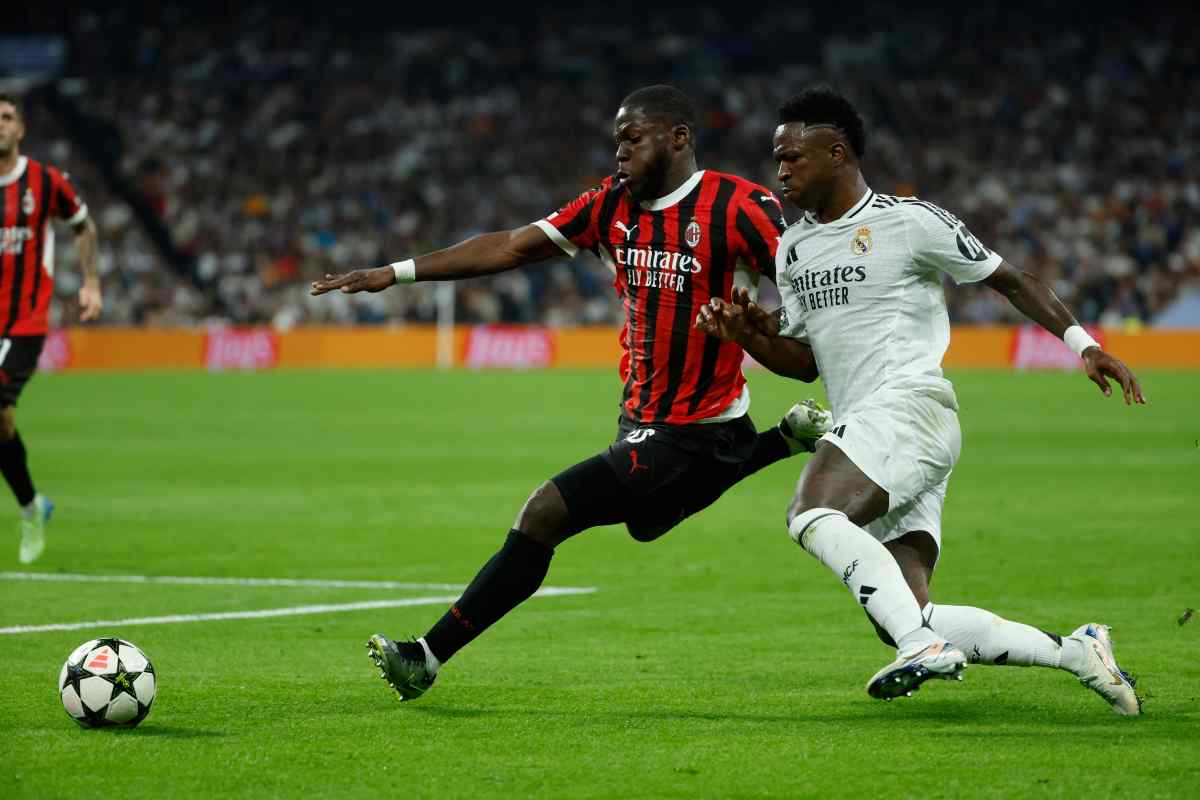 Tomori con la maglia del Milan