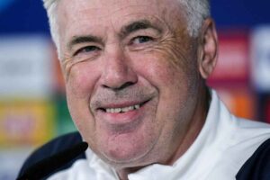 Ancelotti sorridente