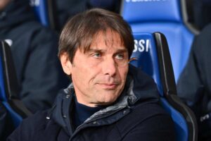 Antonio Conte sulla panchina del Napoli