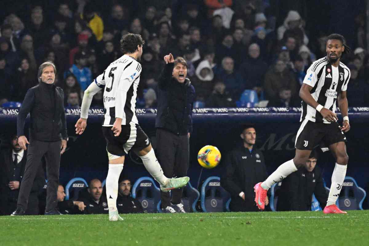 Antonio Conte sulla panchina del Napoli