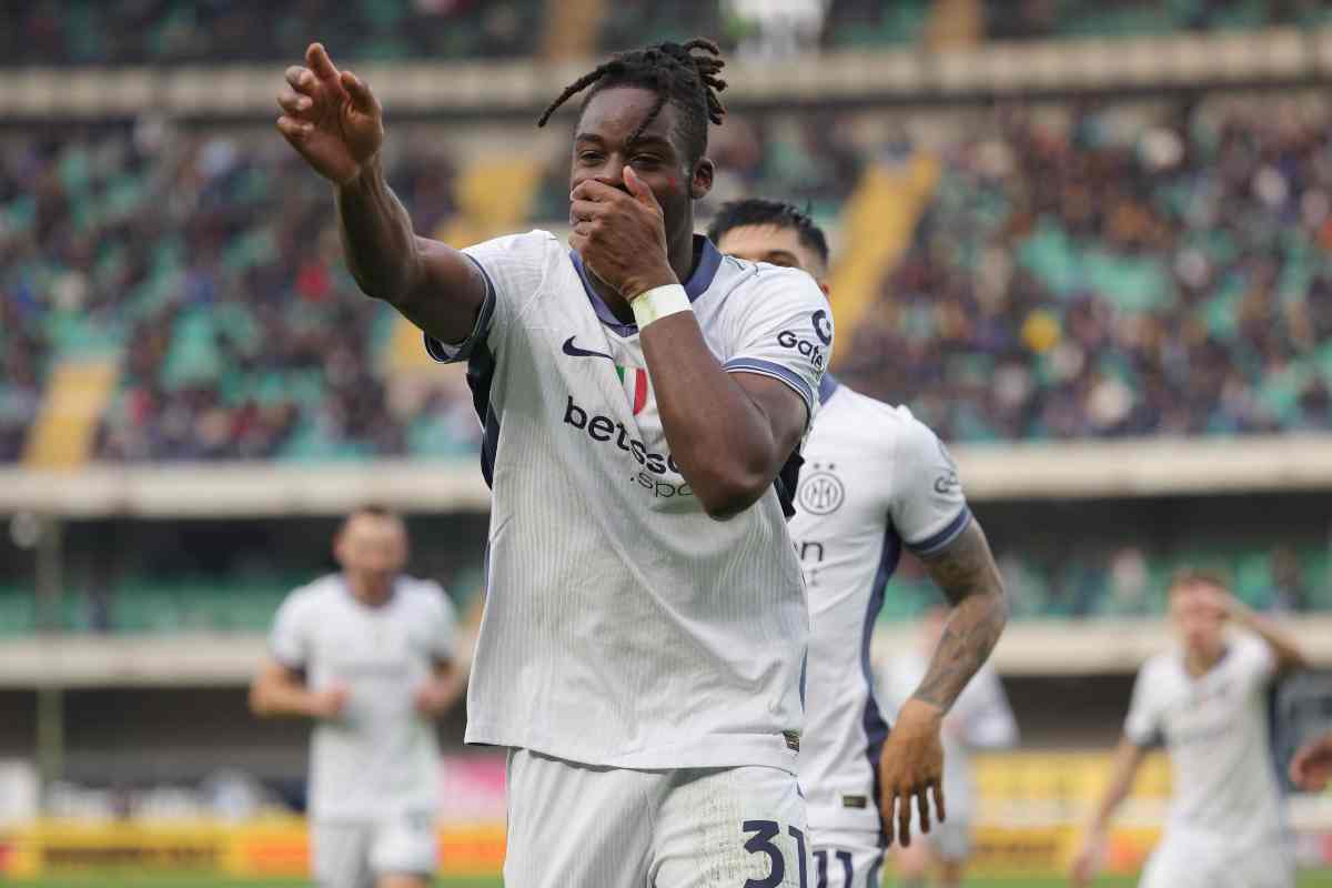 Bisseck esulta dopo il gol