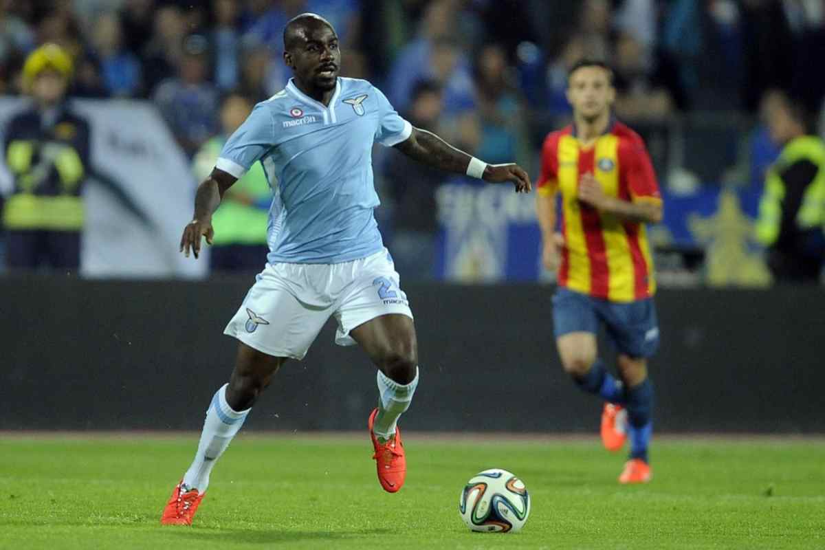 Gael Kakuta con la maglia della Lazio 