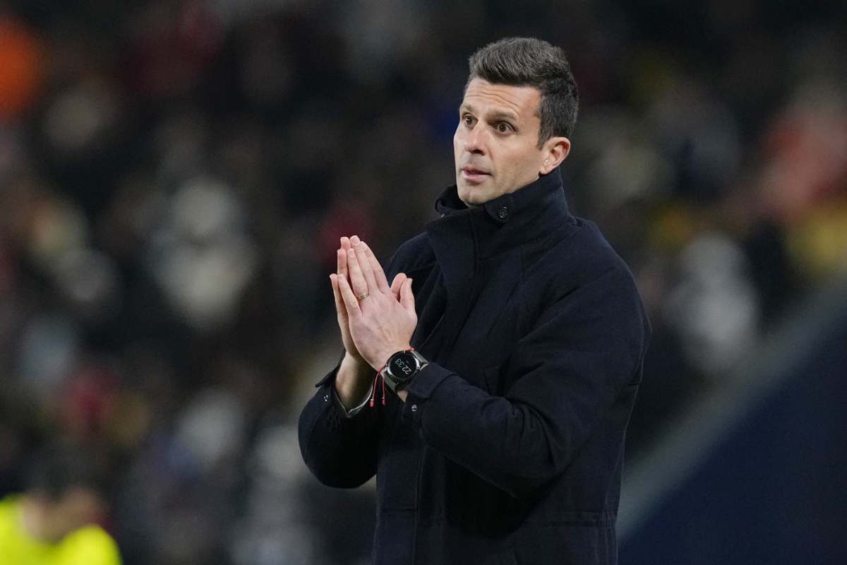 Thiago Motta espressione delusa in panchina