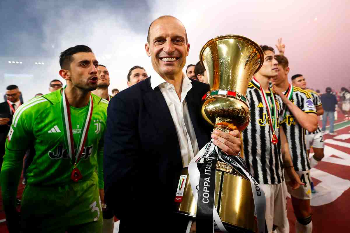 Allegri solleva la Coppa Italia