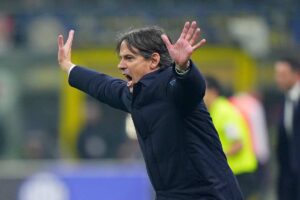 Inzaghi urla e allarga le braccia con l'Inter