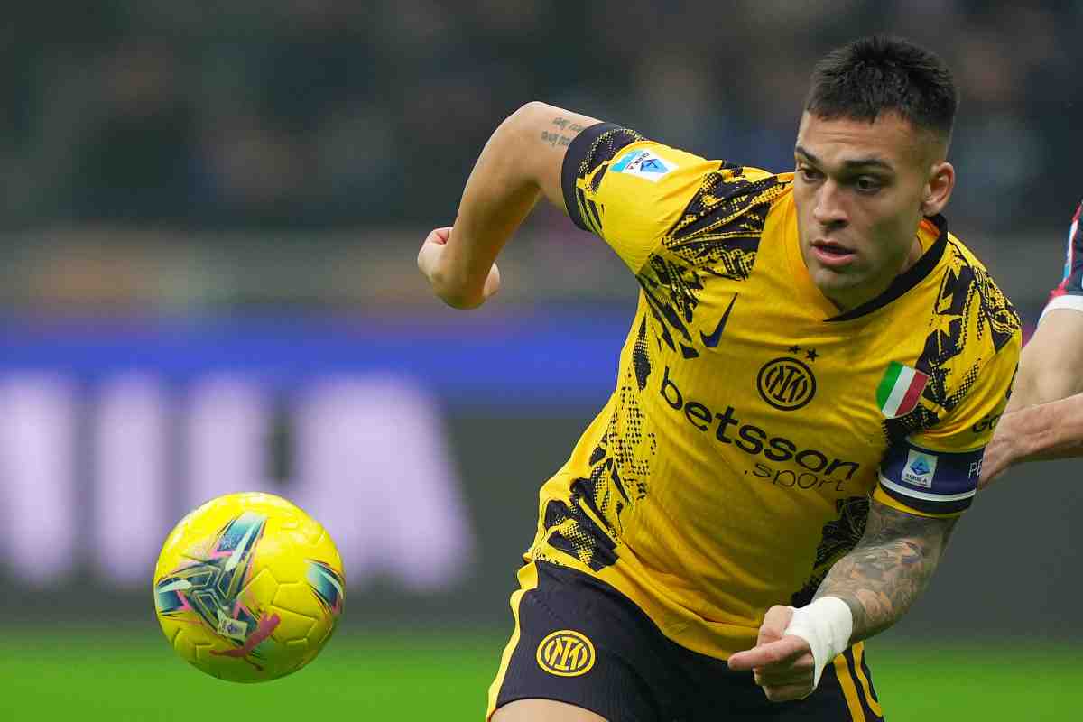 Lautaro corre in campo