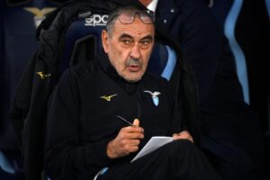 Maurizio Sarri in panchina con la Lazio