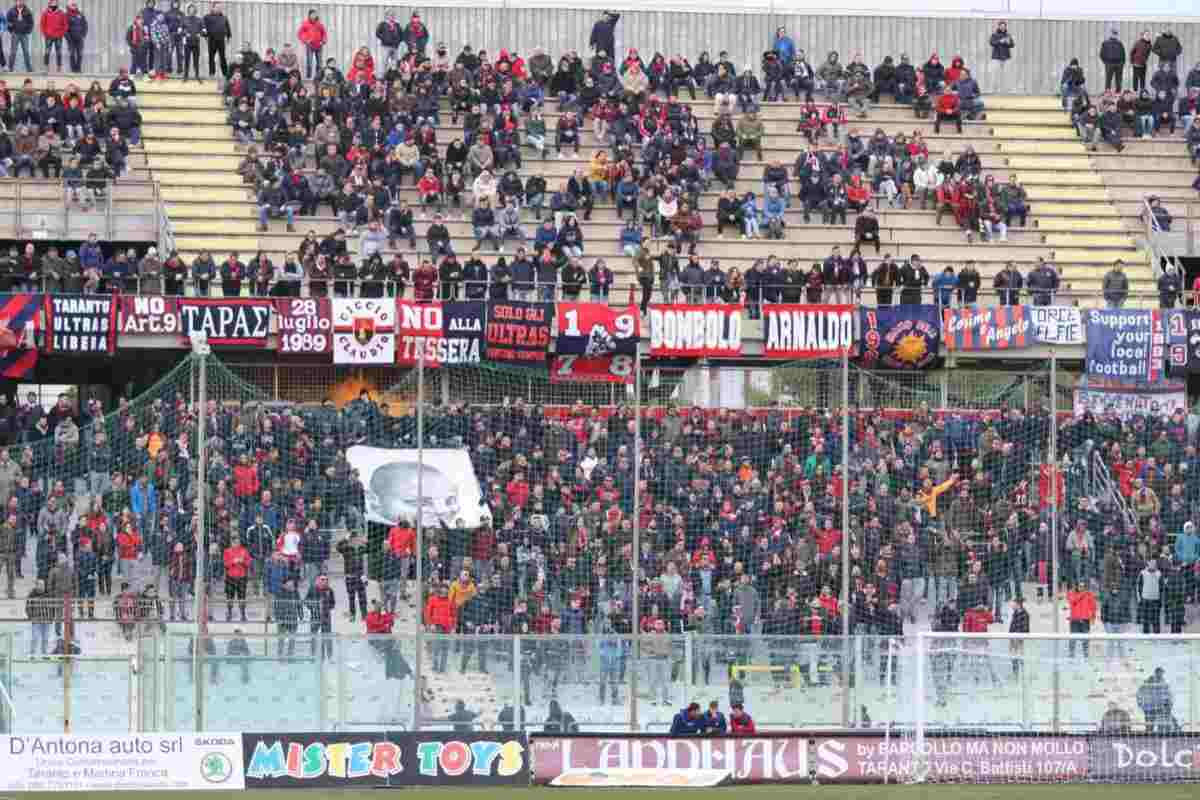 Tifosi Taranto stadio Iacovone