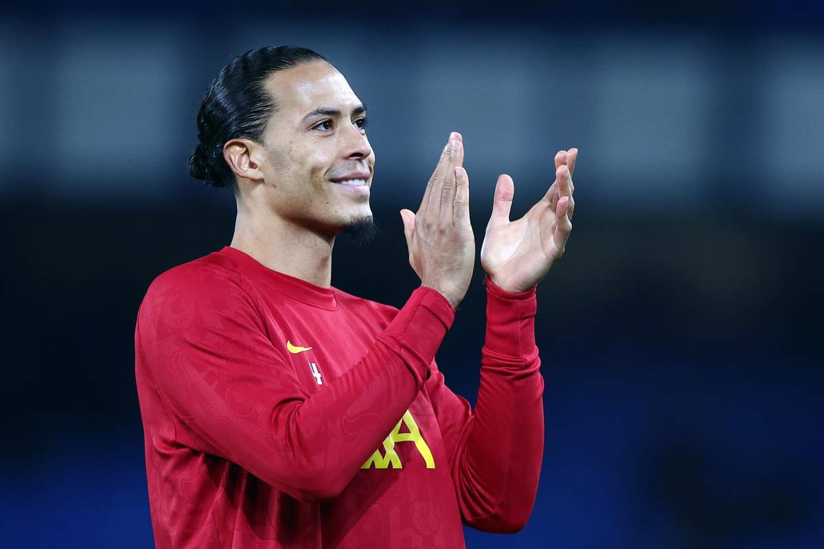 Van Dijk applaude