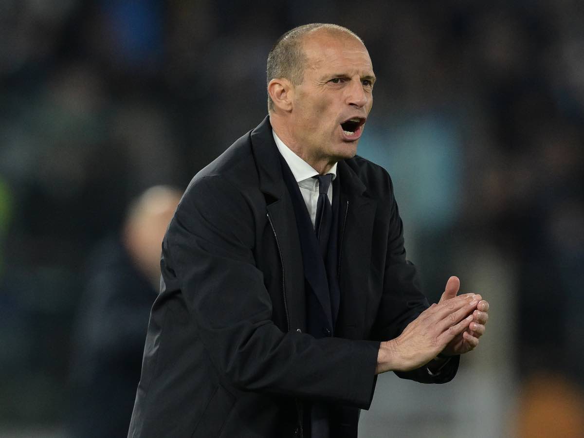 Allegri applaude in panchina