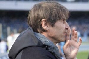 Antonio Conte sulla panchina del Napoli