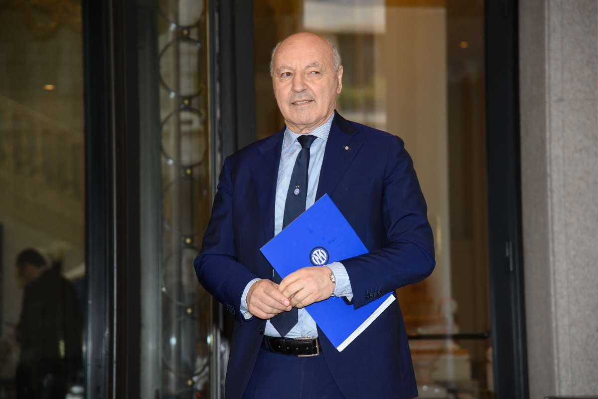 Giuseppe Marotta sorride